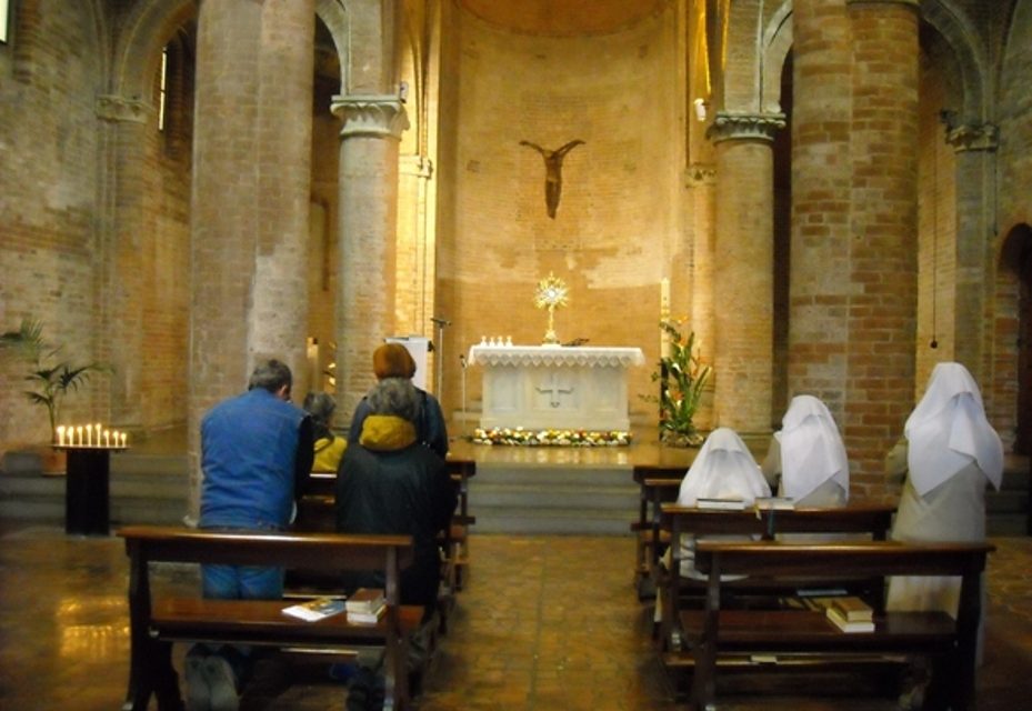 San Donnino: La maratona di preghiera del Corpus Domini