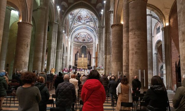 <em>In Cattedrale celebrata una messa di suffragio per il Papa emerito</em>