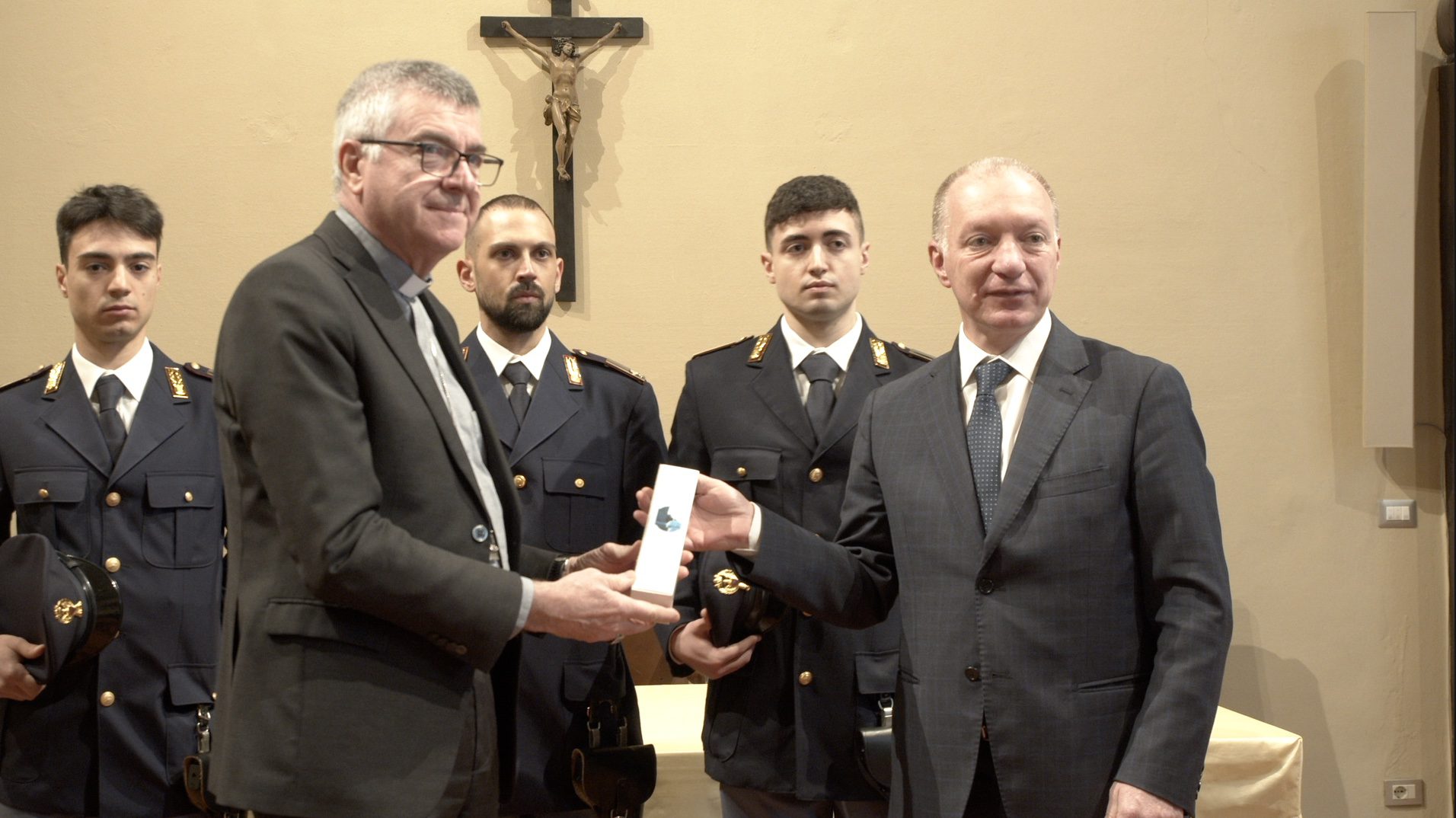 OLIO DAL GIARDINO DI CAPACI DAL QUESTORE MORELLI AL VESCOVO CEVOLOTTO Diocesi di PiacenzaBobbio